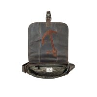 Bull Hunt Twenty Five-Anchor Brown